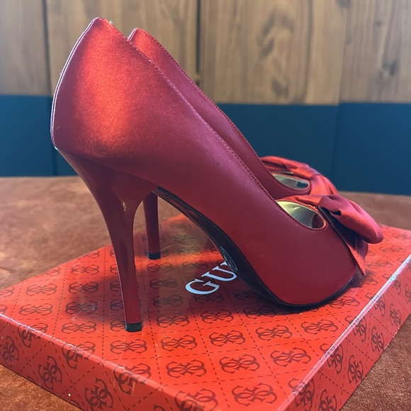 Guess Red Satin Peep Toe Pumps - Picture 9 of 10